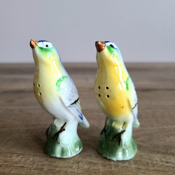 Vintage ceramic birds salt & pepper shakers made in Japan. - Picture 3 of 6